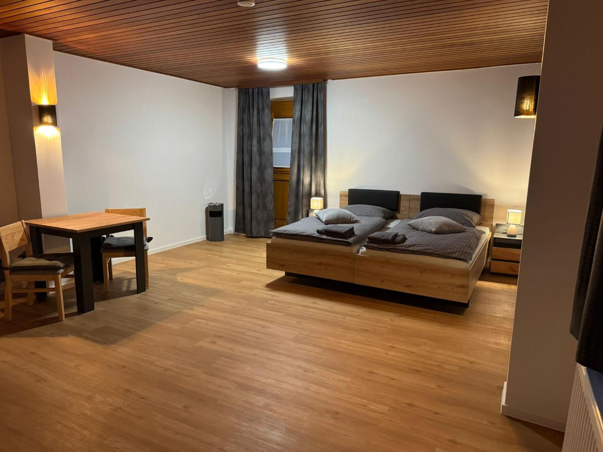 Gaestezimmer Werwein Heinersreuth エクステリア 写真